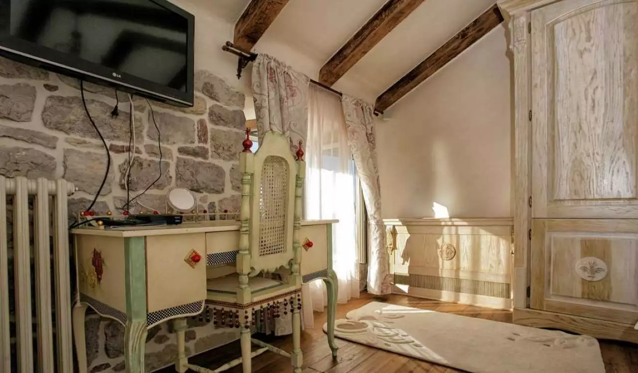 Villa 350m² in Montenegro, Rezevici. Priced at 780000€ rent photo-7