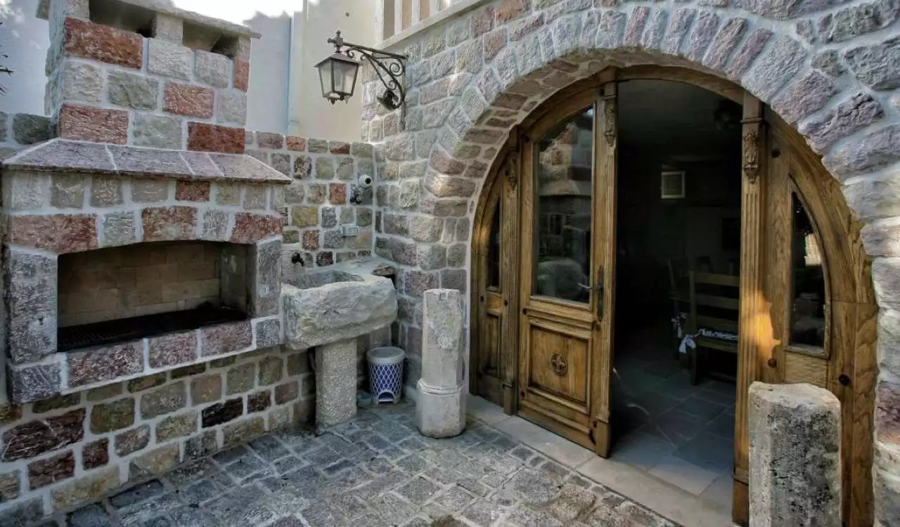 Villa 350m² in Montenegro, Rezevici. Priced at 780000€ rent photo-14