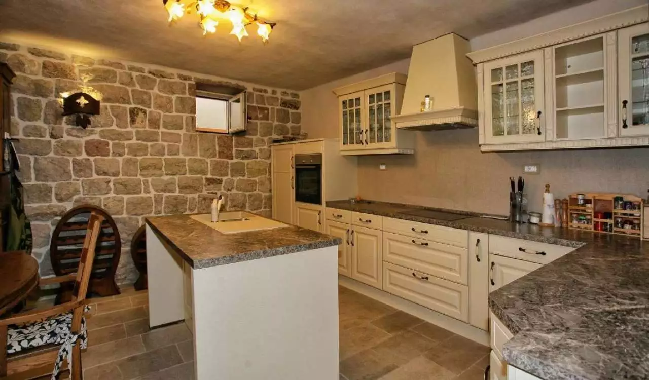 Villa 350m² in Montenegro, Rezevici. Priced at 780000€ rent photo-19