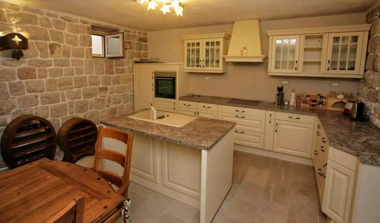 Villa 350m² in Montenegro, Rezevici. Priced at 780000€ rent photo-22