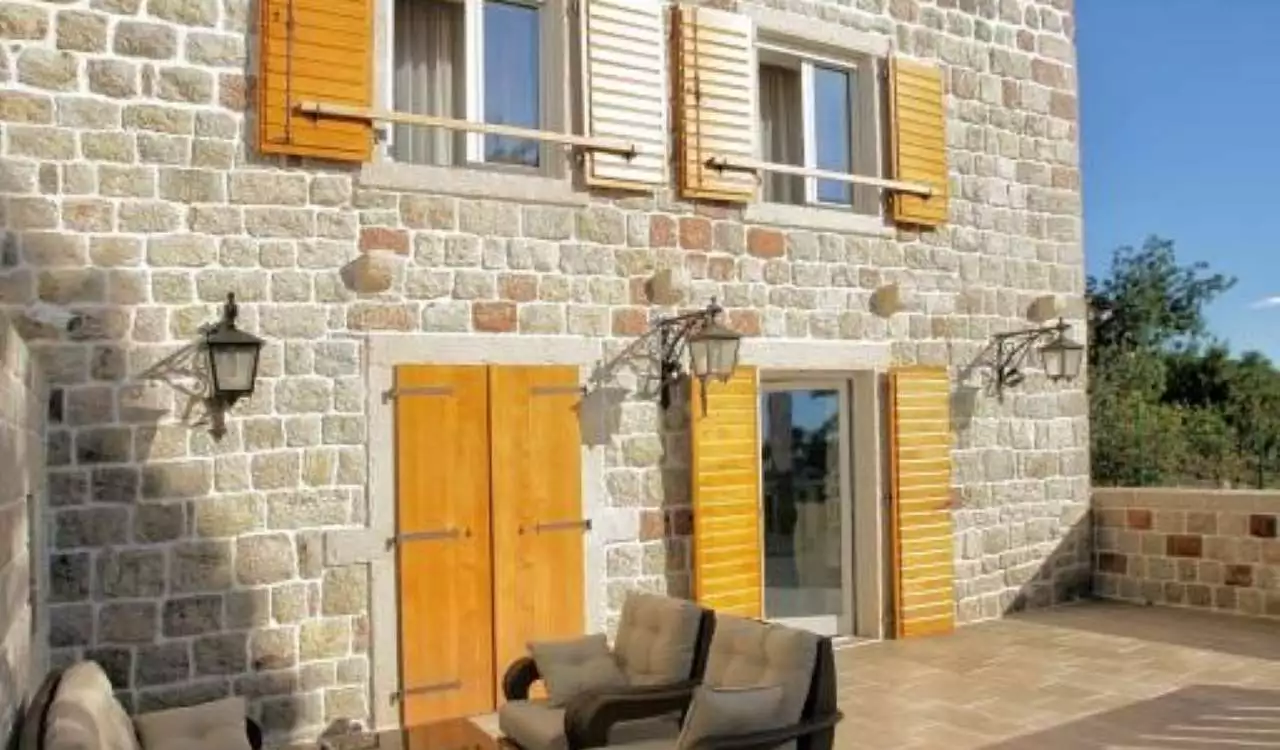 Villa 350m² in Montenegro, Rezevici. Priced at 780000€ rent photo-24