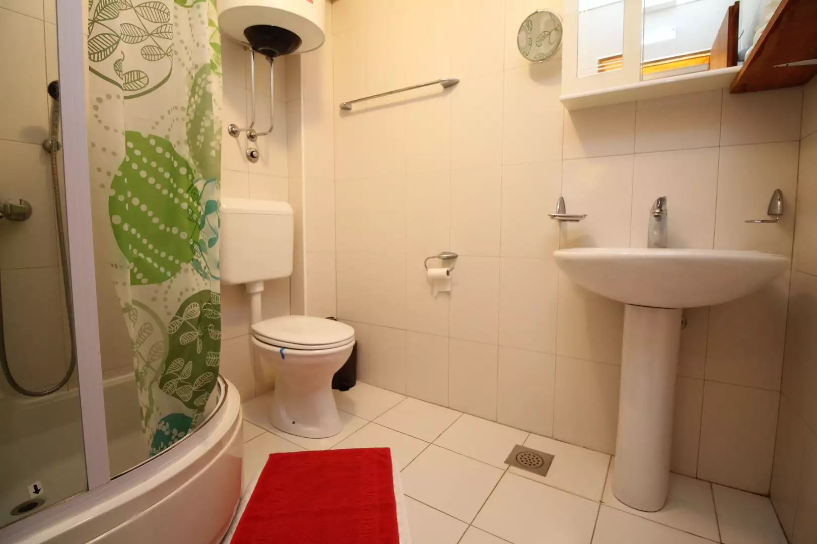 House 210m² in Montenegro, Rezevici. Priced at 590000€ rent photo-4