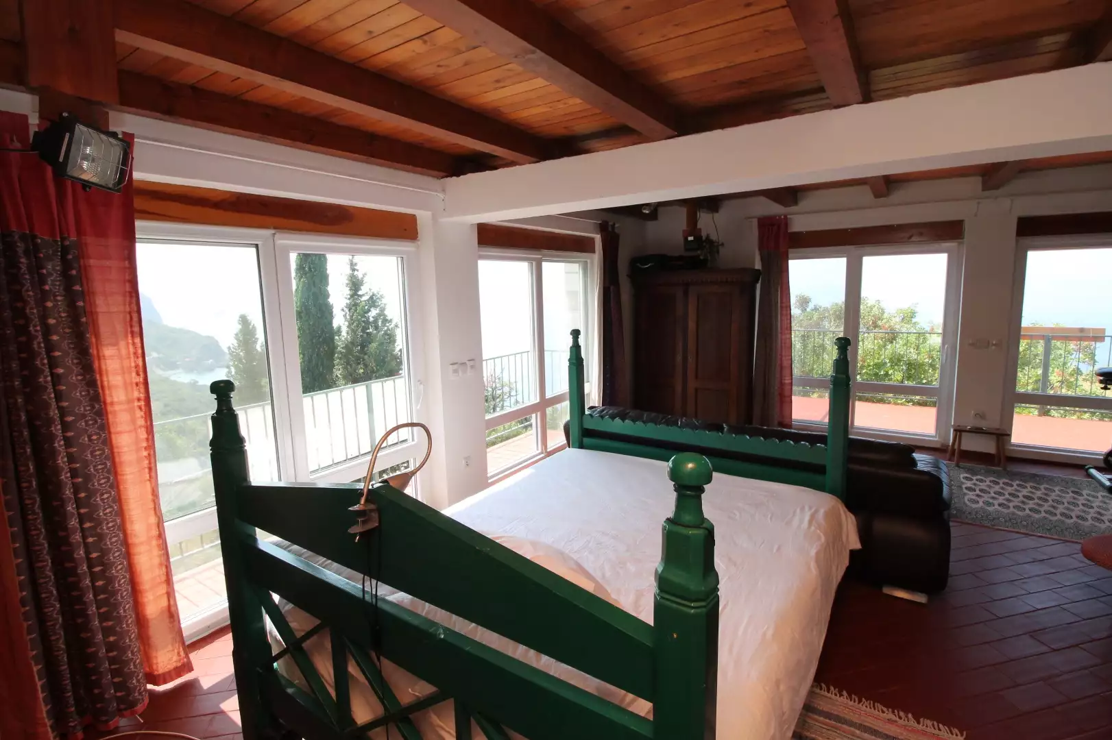 House 210m² in Montenegro, Rezevici. Priced at 590000€ rent photo-5