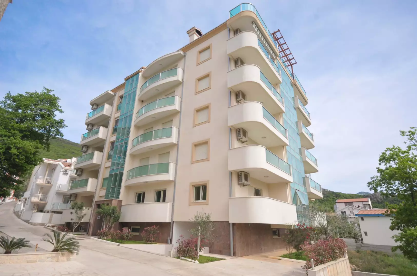 Flat 137m² in Montenegro, Becici. Priced at 440000€ rent photo-1
