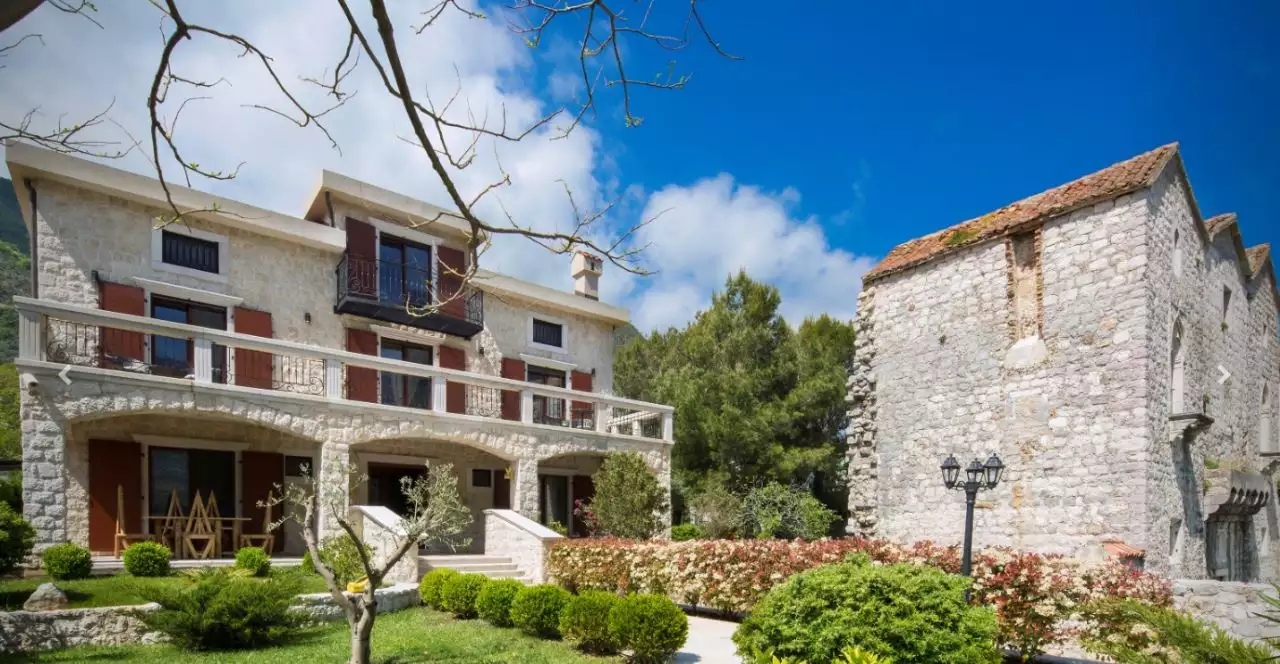 Villa 497m² in Montenegro, Prcanj. Priced at 4000000€ rent photo-3