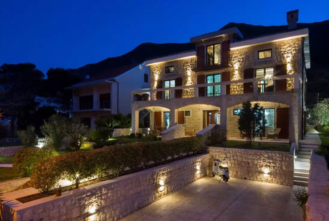 Villa 497m² in Montenegro, Prcanj. Priced at 4000000€ rent photo-5