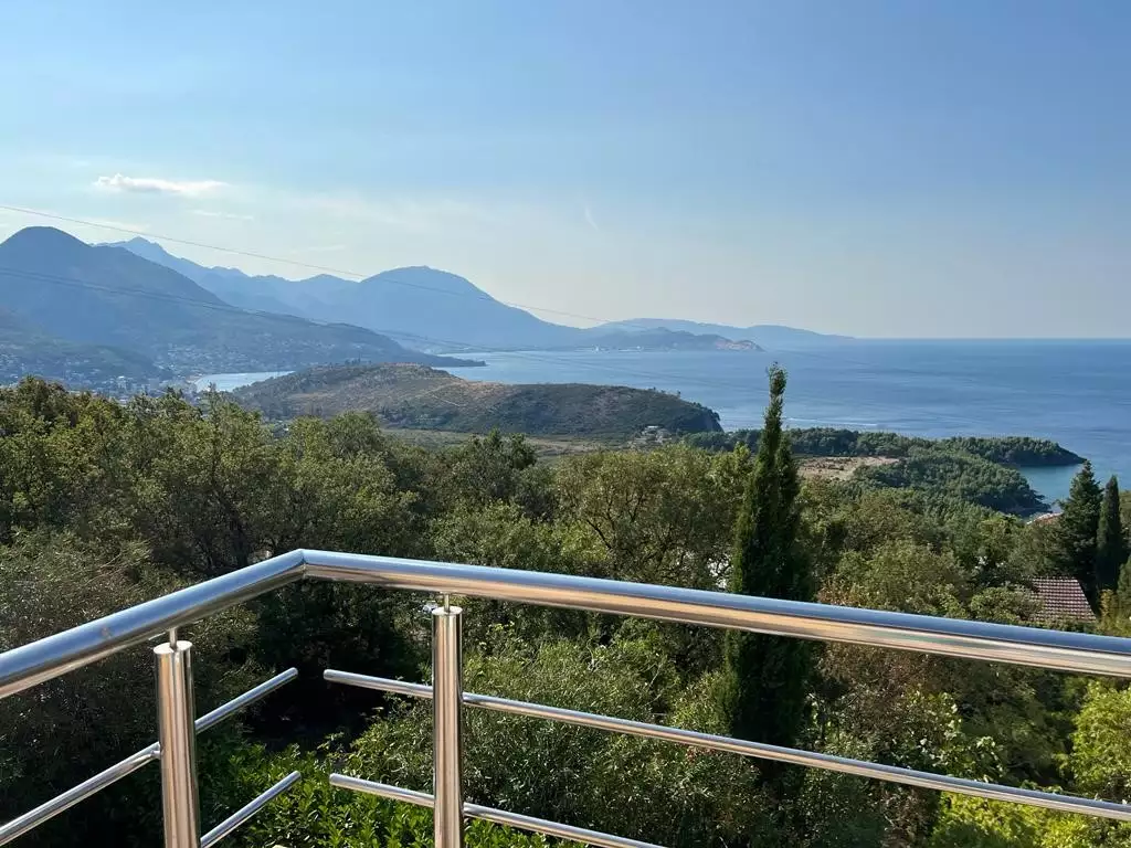 Villa 288m² in Montenegro, Sutomore. Priced at 540000€ rent photo-1