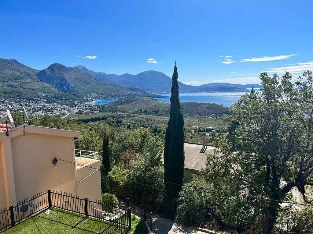 Villa 288m² in Montenegro, Sutomore. Priced at 540000€ rent photo-5