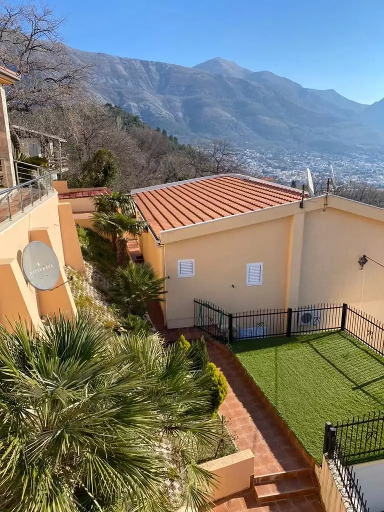 Villa 288m² in Montenegro, Sutomore. Priced at 540000€ rent photo-18