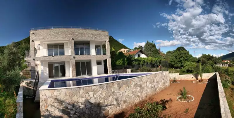 Villa 267m² in Montenegro, Kumbor. Priced at 750000€ rent photo-2