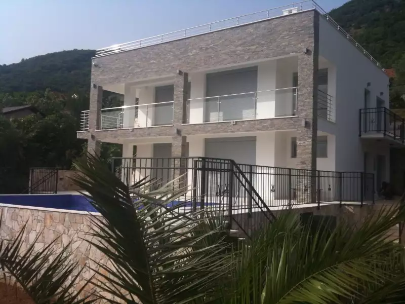 Villa 267m² in Montenegro, Kumbor. Priced at 750000€ rent photo-6