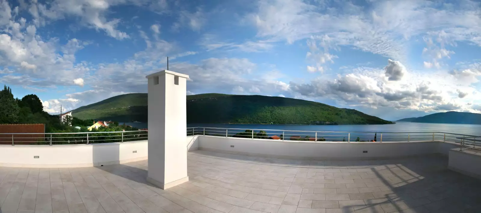 Villa 267m² in Montenegro, Kumbor. Priced at 750000€ rent photo-12