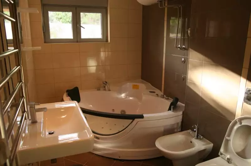 Villa 267m² in Montenegro, Kumbor. Priced at 750000€ rent photo-14