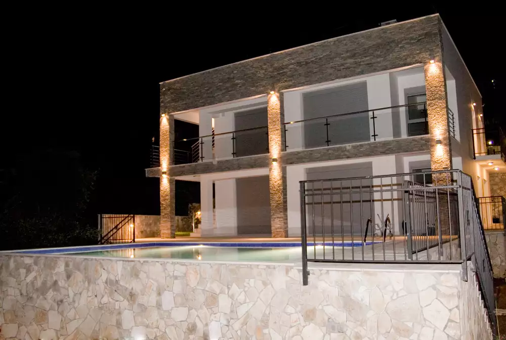 Villa 267m² in Montenegro, Kumbor. Priced at 750000€ rent photo-15