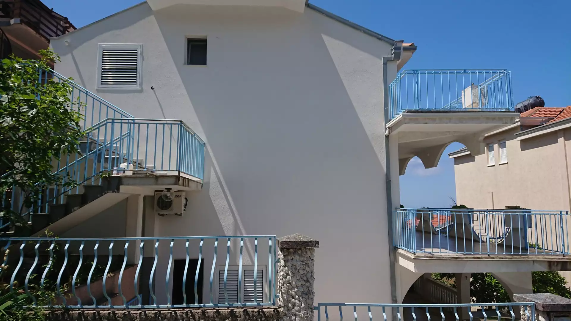 House 388m² in Montenegro, Utjeha. Priced at 295000€ rent photo-2