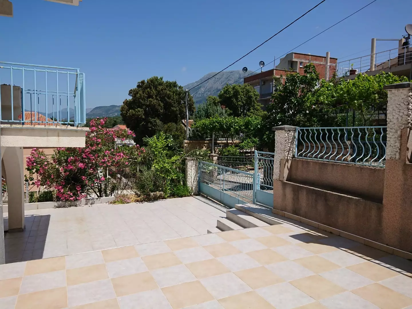 House 388m² in Montenegro, Utjeha. Priced at 295000€ rent photo-5