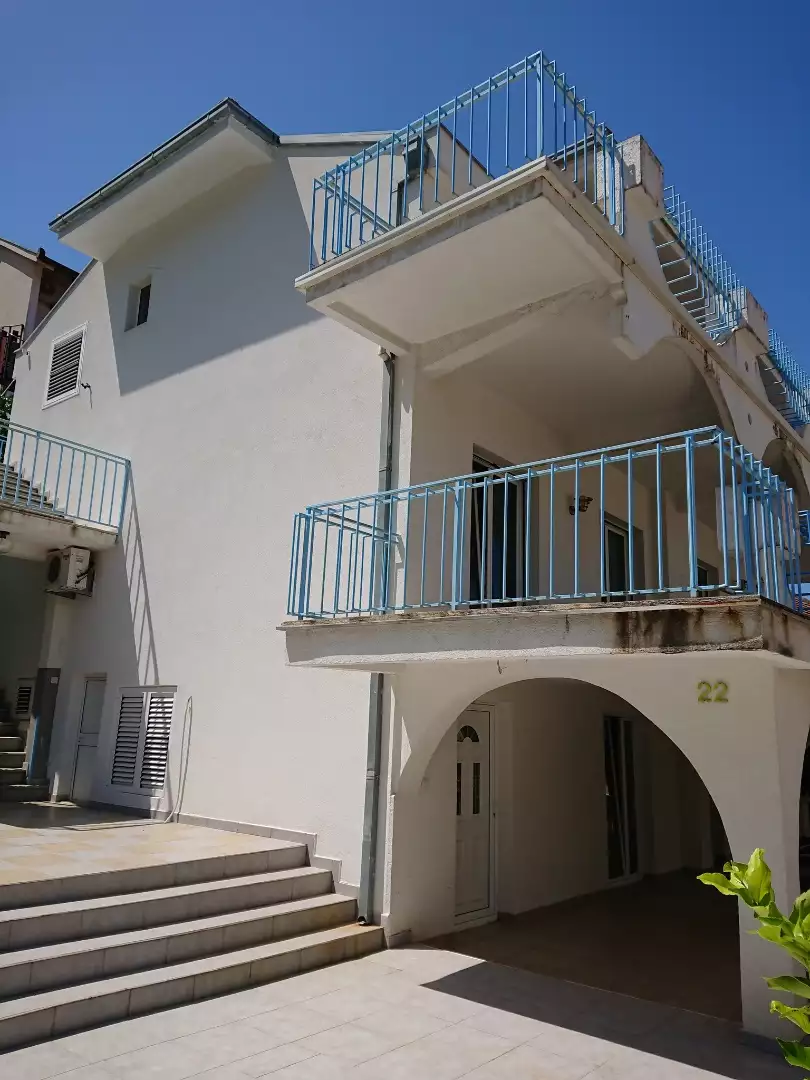 House 388m² in Montenegro, Utjeha. Priced at 295000€ rent photo-7