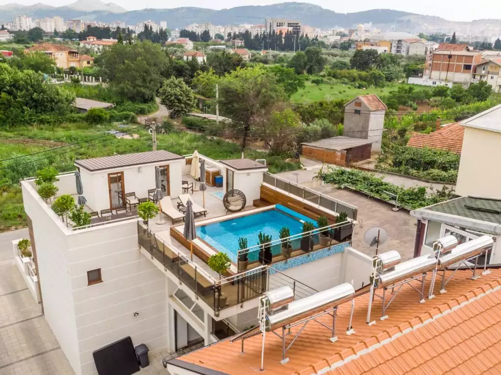 House 200m² in Montenegro, Bar. Priced at 850000€ rent photo-1
