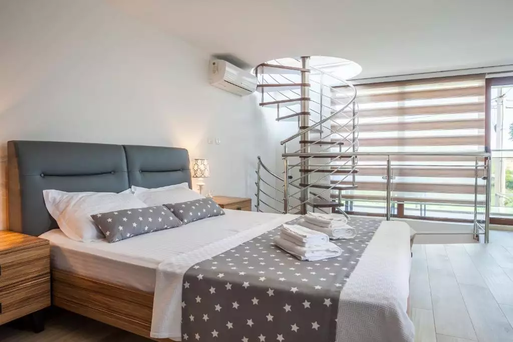 House 200m² in Montenegro, Bar. Priced at 850000€ rent photo-13