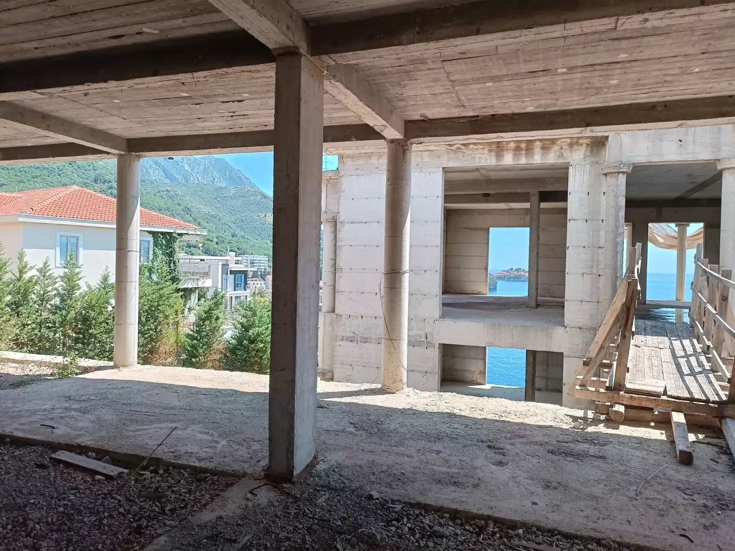 Villa 1000m² in Montenegro, Przno. Priced at 4200000€ rent photo-9