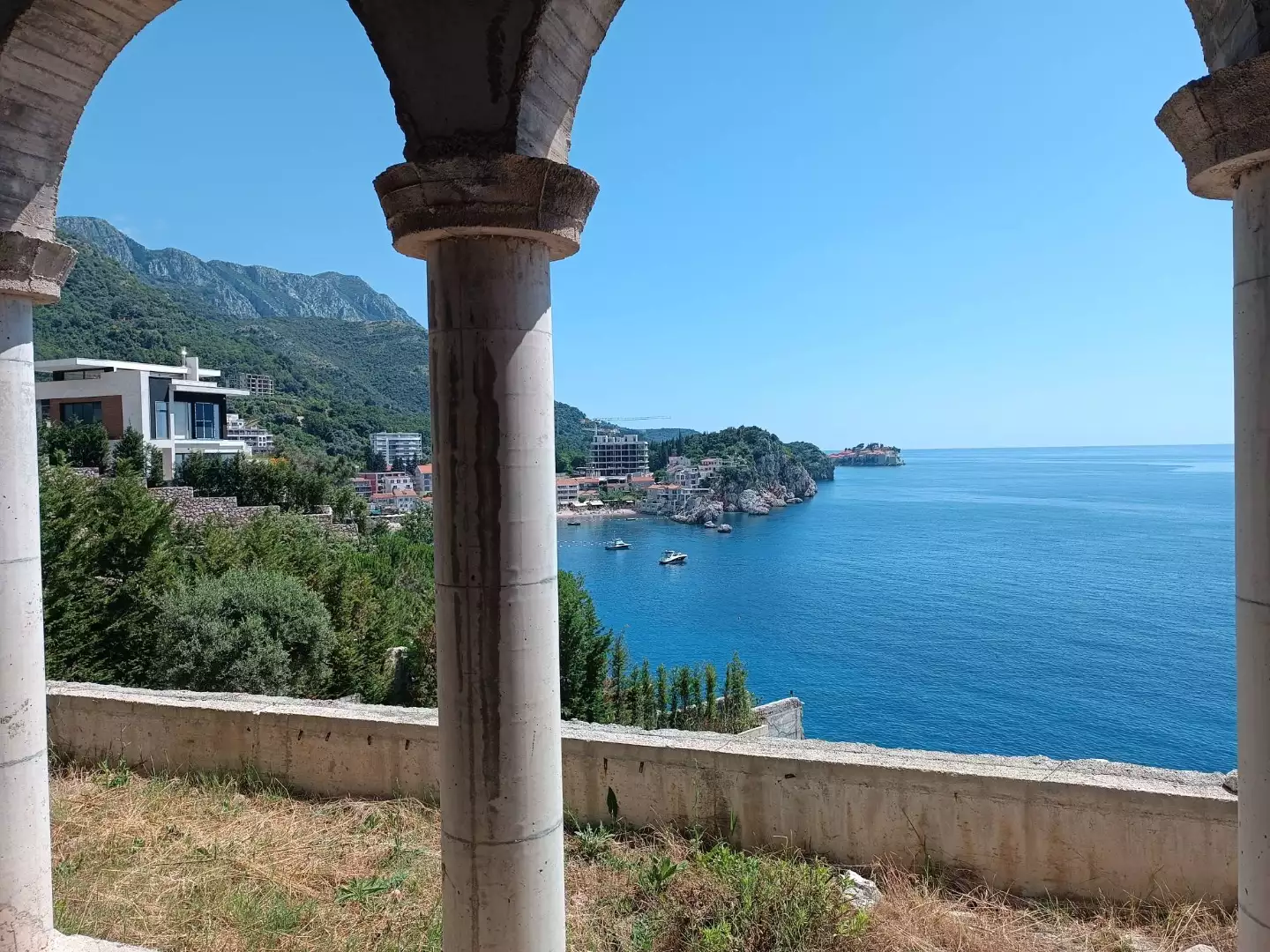 Villa 1000m² in Montenegro, Przno. Priced at 4200000€ rent photo-22