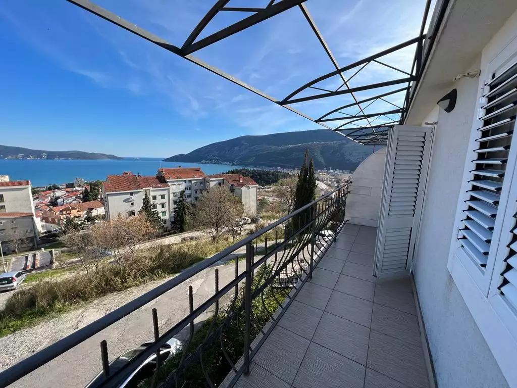 Flat 49m² in Montenegro, Igalo. Priced at 77500€ rent photo-25
