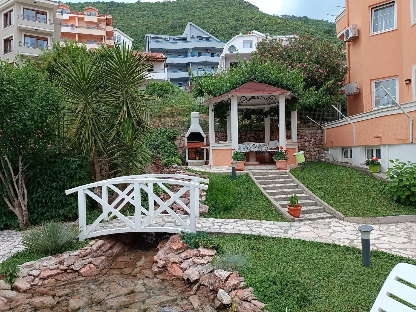 Hotels 600m² in Montenegro, Petrovac. Priced at 1650000€ rent photo-3