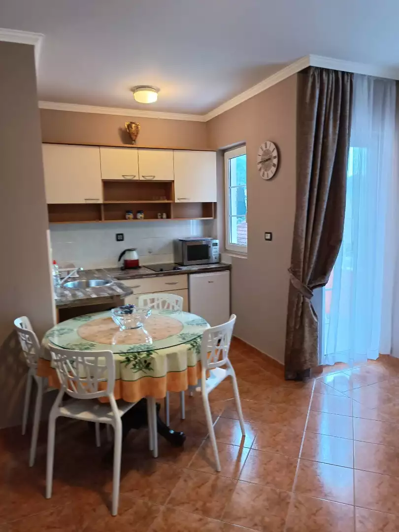 Hotels 600m² in Montenegro, Petrovac. Priced at 1650000€ rent photo-10