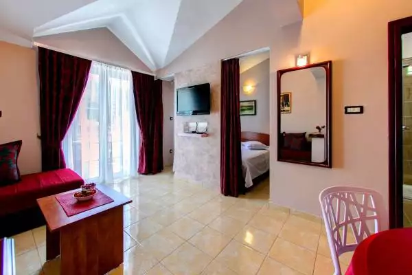 Hotels 600m² in Montenegro, Petrovac. Priced at 1650000€ rent photo-21