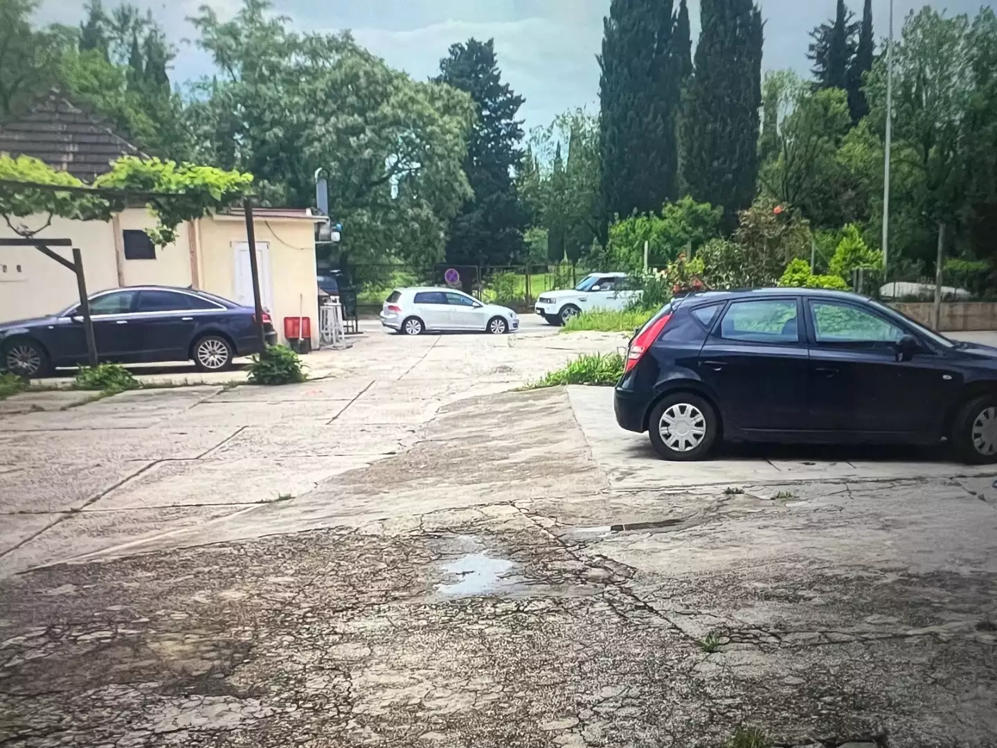 House 200m² in Montenegro, Tivat. Priced at 390000€ rent photo-2