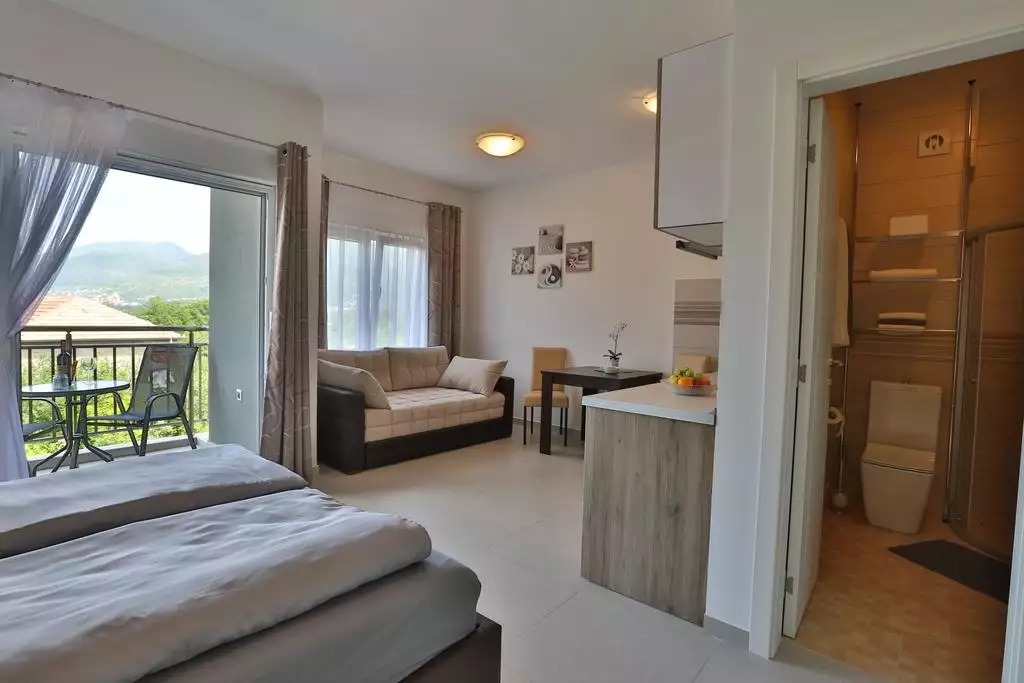 Hotels 350m² in Montenegro, Tivat. Priced at 1200000€ rent photo-54