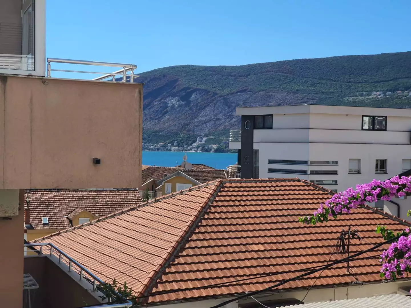 House 180m² in Montenegro, Igalo. Priced at 340000€ rent photo-2