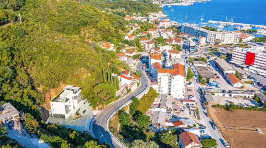 Villa 600m² in Montenegro, Herceg Novi. Priced at 630000€ rent photo-1