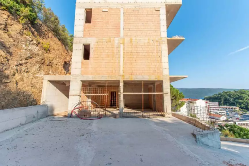 Villa 600m² in Montenegro, Herceg Novi. Priced at 630000€ rent photo-16