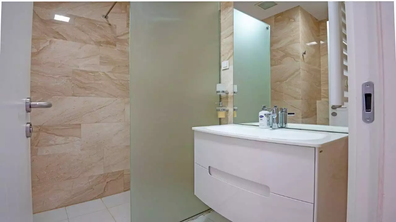 Flat 89m² in Montenegro, Budva. Priced at 328000€ rent photo-12
