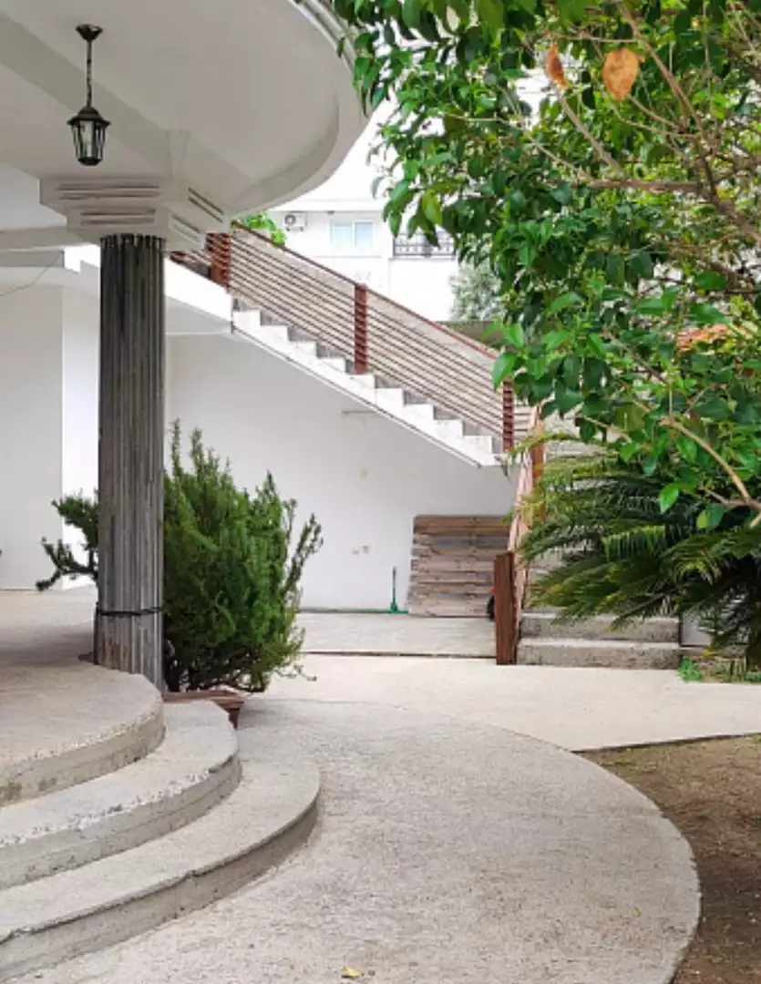 House 304m² in Montenegro, Bar. Priced at 450000€ rent photo-7