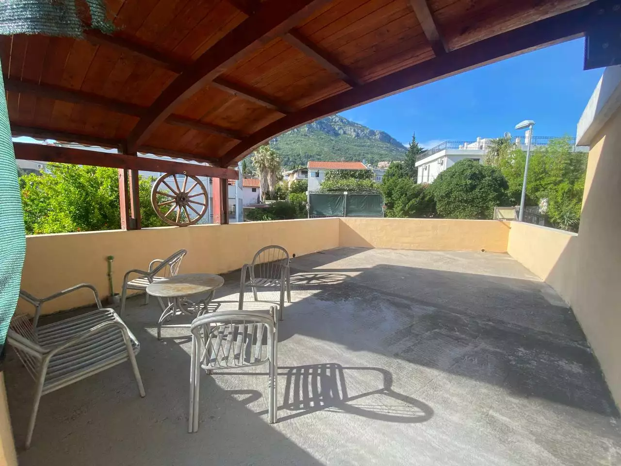 Hotels 330m² in Montenegro, Bar. Priced at 700000€ rent photo-3
