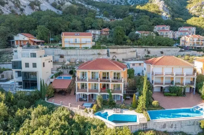 Townhouse 148m² in Montenegro, Kotor. Priced at 410000€ rent photo-5