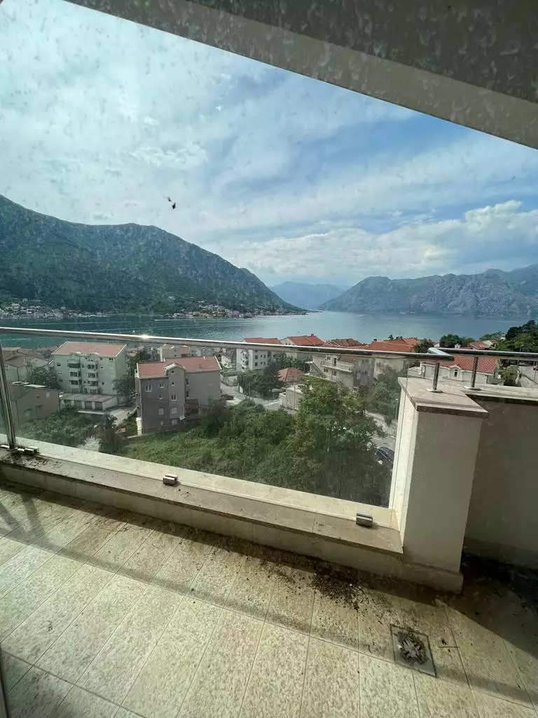 Flat 108m² in Montenegro, Dobrota. Priced at 397000€ rent photo-1