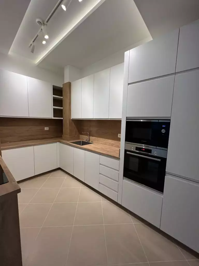 Flat 108m² in Montenegro, Dobrota. Priced at 397000€ rent photo-2