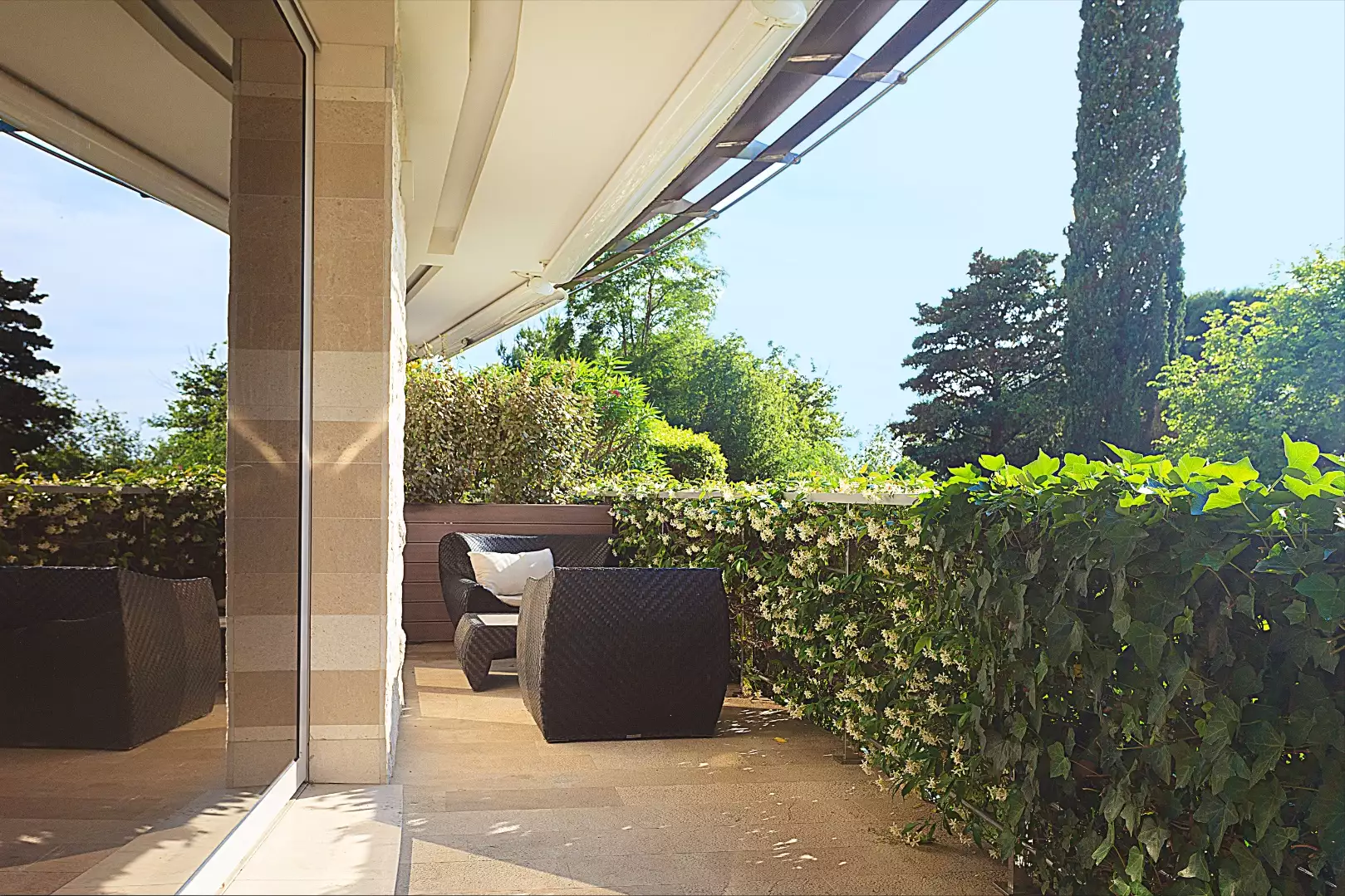 Cottage 107m² in Montenegro, Becici. Priced at 940000€ rent photo-3
