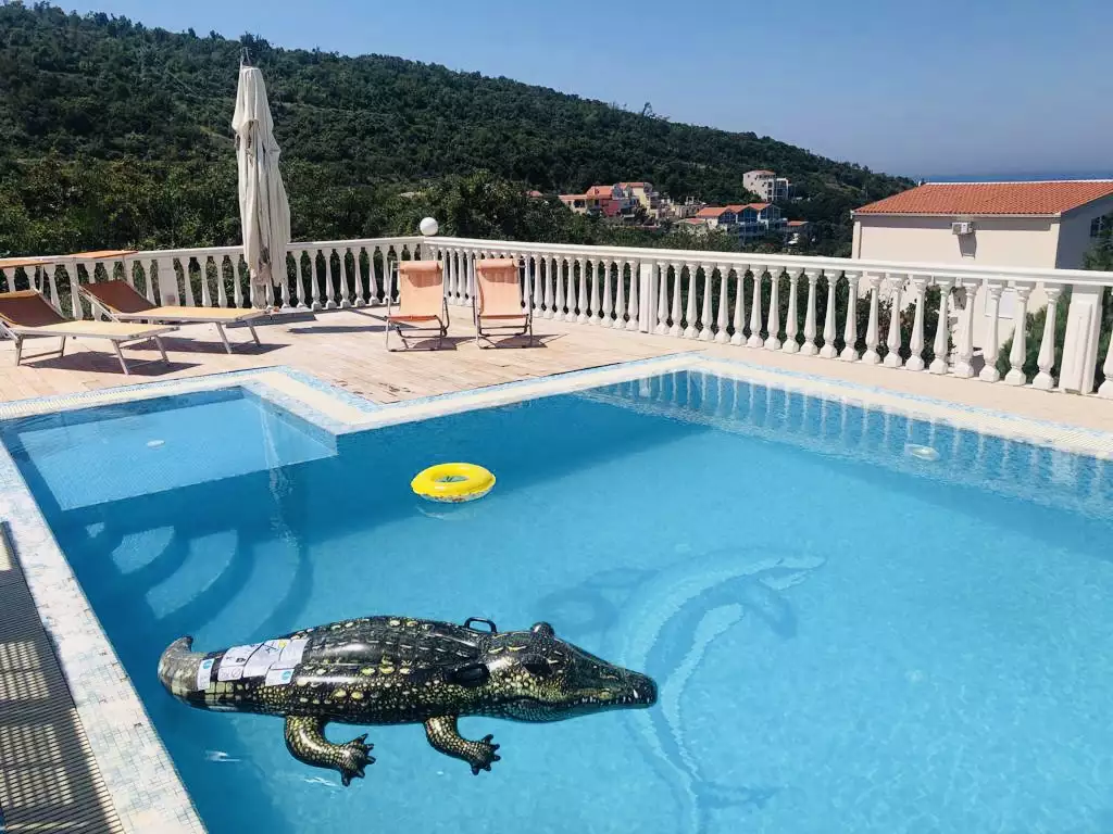 Villa 202m² in Montenegro, Utjeha. Priced at 280000€ rent photo-36