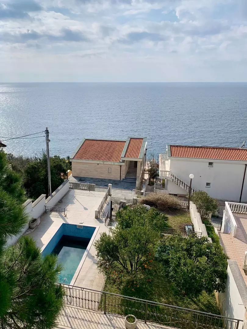 House 366m² in Montenegro, Bar. Priced at 1100000€ rent photo-4