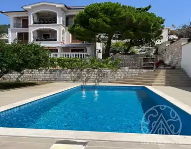 Buy in Montenegro for 1100000€