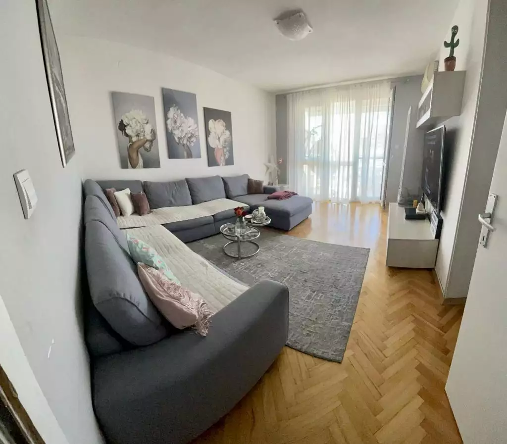 Flat 130m² in Spain, Barcelona. Priced at 210000€ rent photo-1