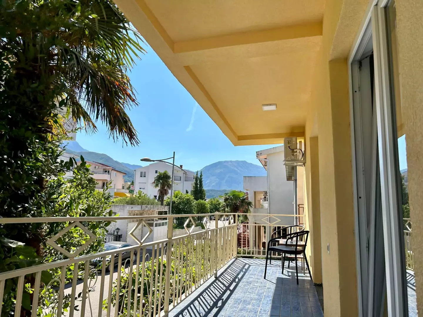 Hotels 160m² in Montenegro, Bar. Priced at 380000€ rent photo-5