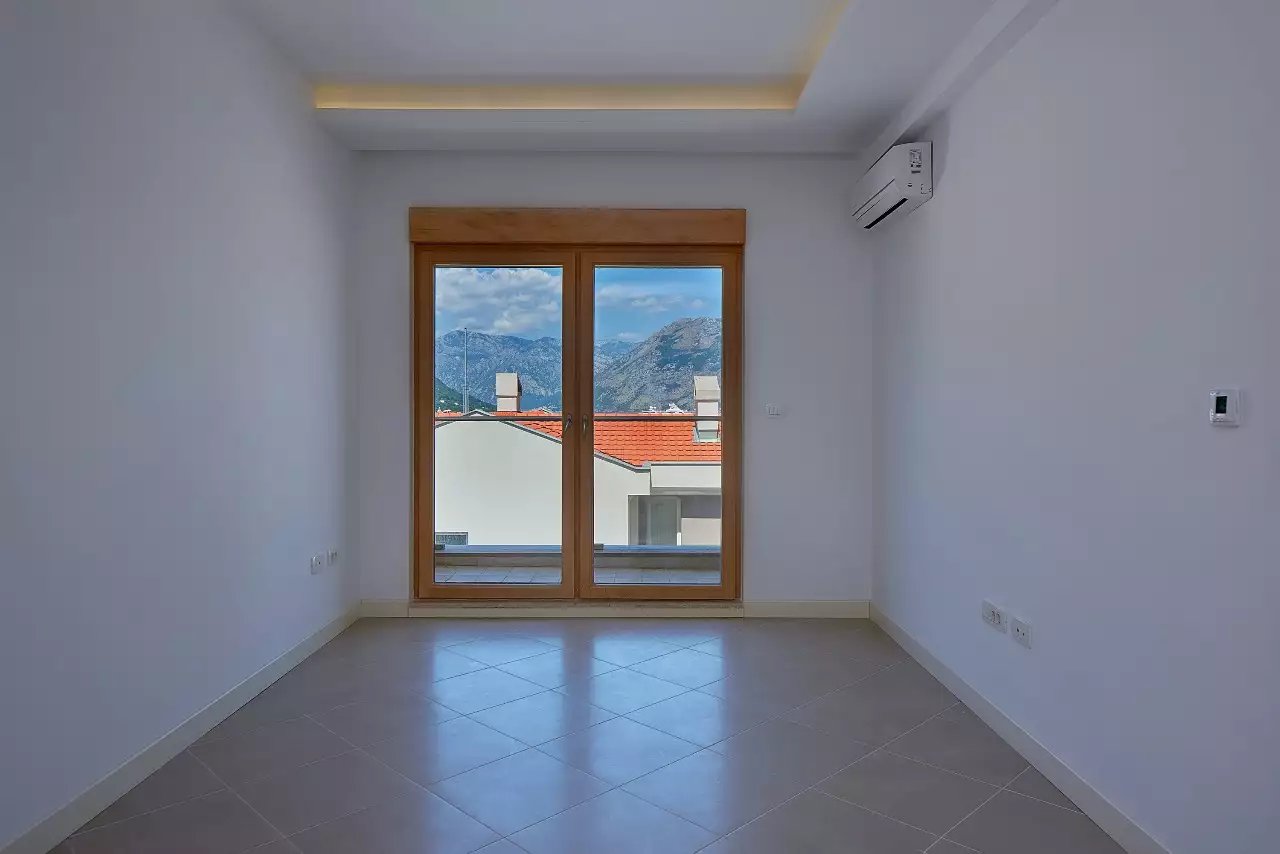 Flat 60m² in Montenegro, Dobrota. Priced at 157000€ rent photo-7