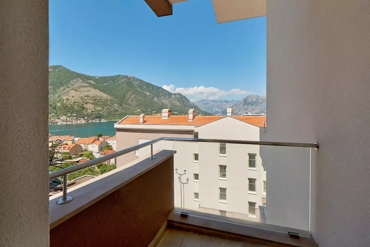 Flat 60m² in Montenegro, Dobrota. Priced at 157000€ rent photo-15