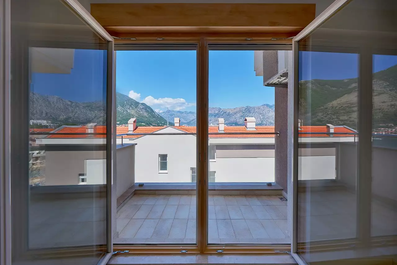 Flat 60m² in Montenegro, Dobrota. Priced at 157000€ rent photo-18