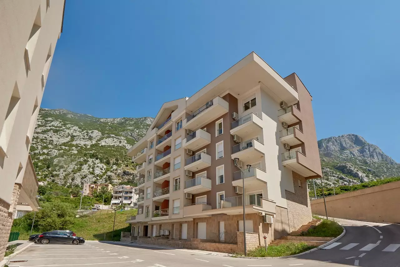 Flat 60m² in Montenegro, Dobrota. Priced at 157000€ rent photo-19